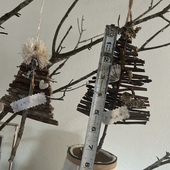 HANDCRAFTED ORNAMENTS - Picture 6 of 7